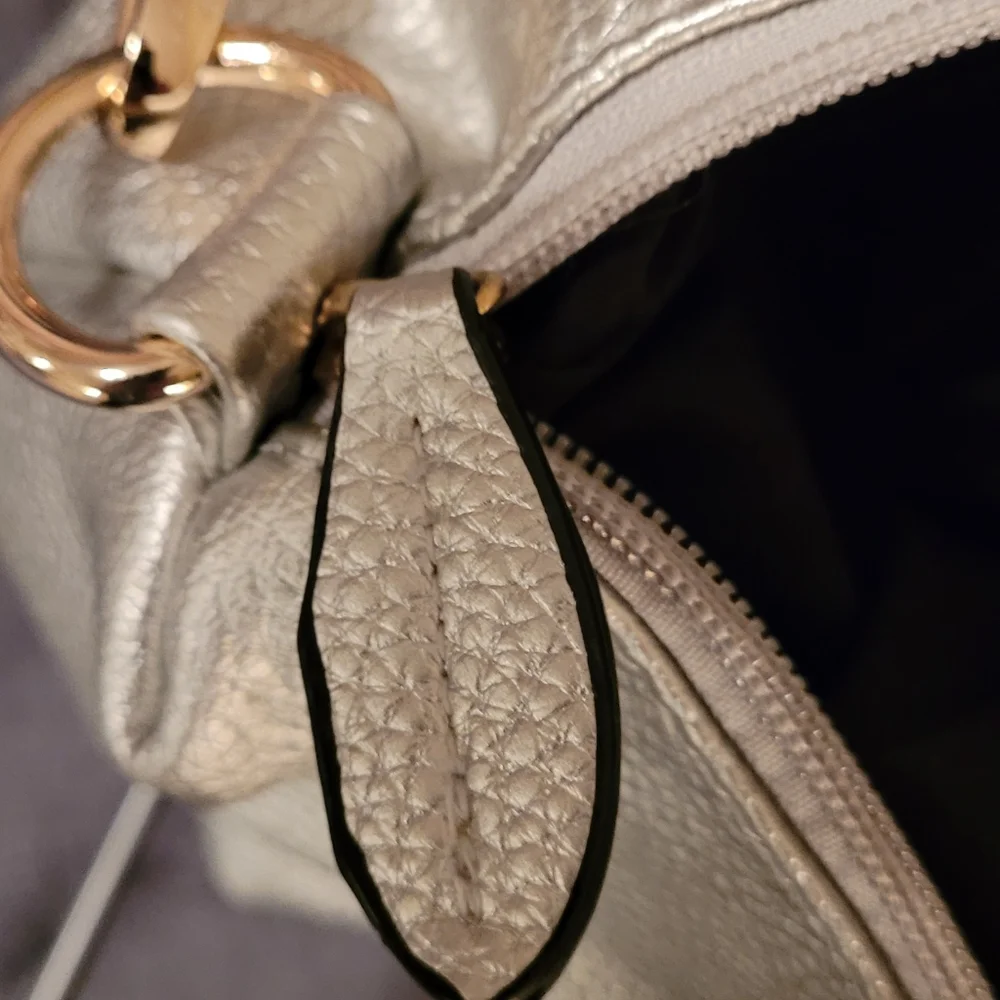 (LIKE NEW) Imoshion womens handbag - Picture 4 of 10